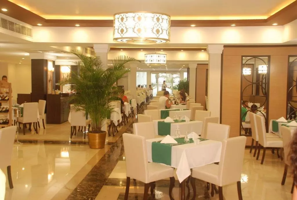 hotel onkel resort antalya_shabavizparvaz_09.jpg